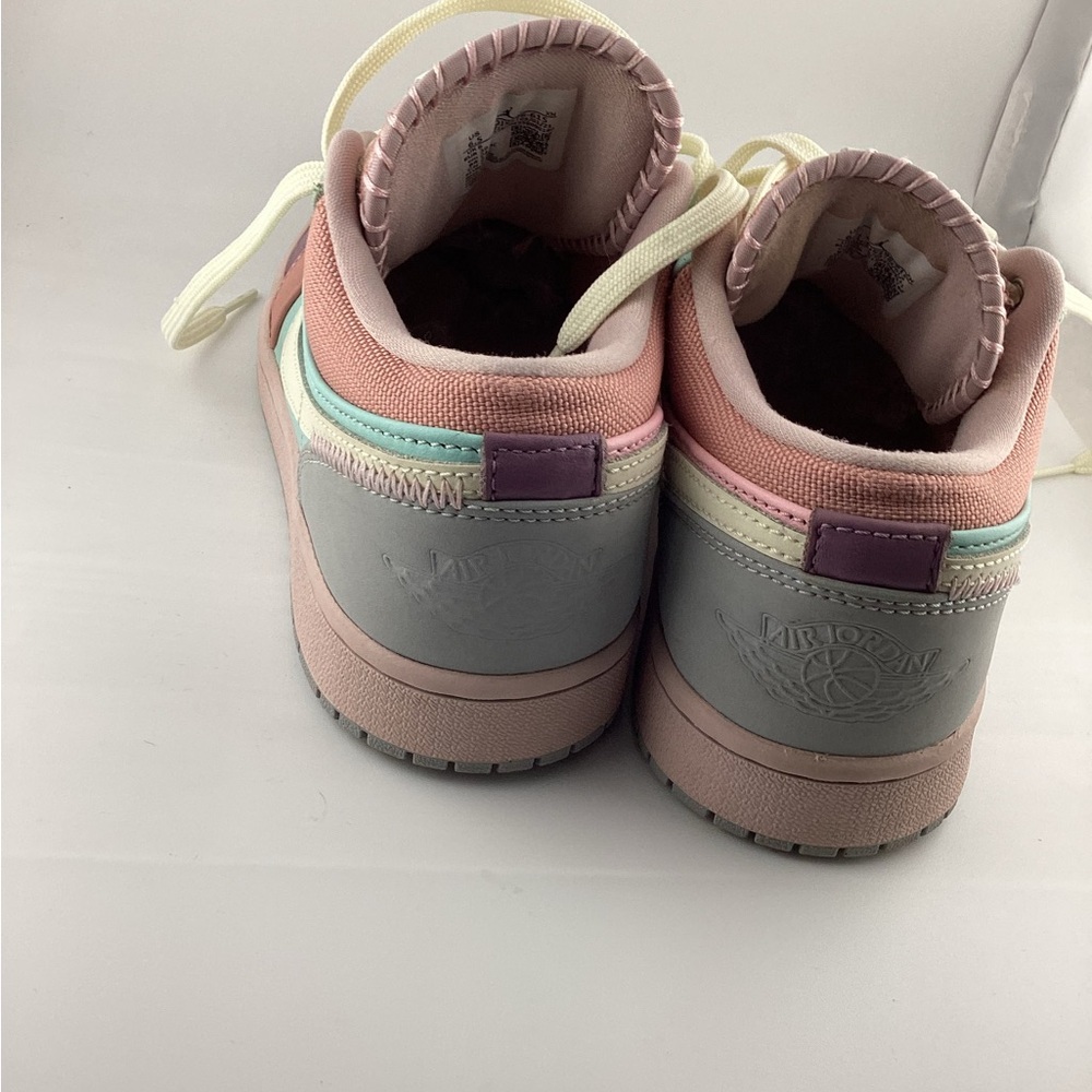 Nike Women's Multicolor Sneakers with Cream Accents - Picture 4 of 7
